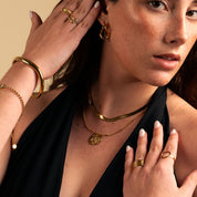 Collar Doble Snake-Escorpión waterproof de acero inoxidable enchapado en oro 18k. Diseño único con cadena serpiente y dije escorpión. ¡Luce increíble