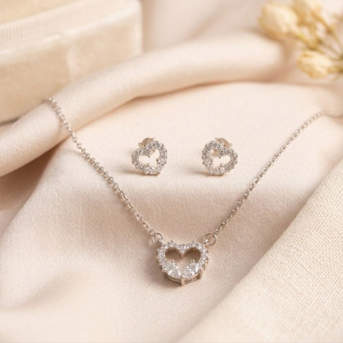 Set de Collar y Aretes Corazón Brillante -  Plata 925