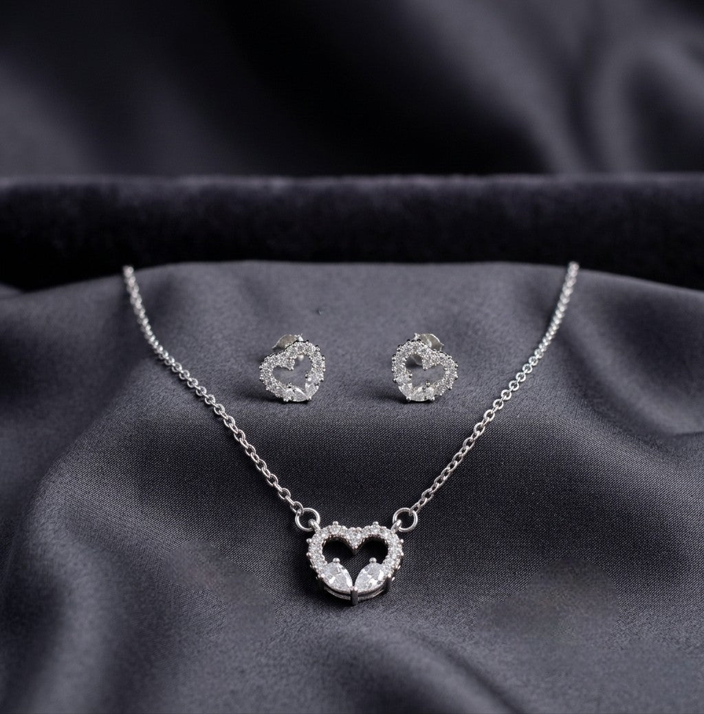 Con circones brillantes delicados - AZZIA JOYERIA 